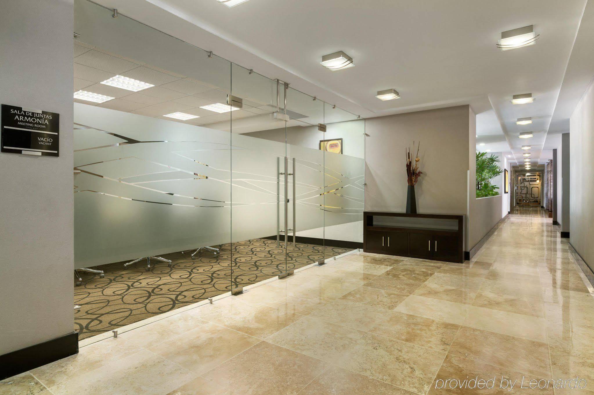 Hotel Doubletree By Hilton Querétaro Extérieur photo