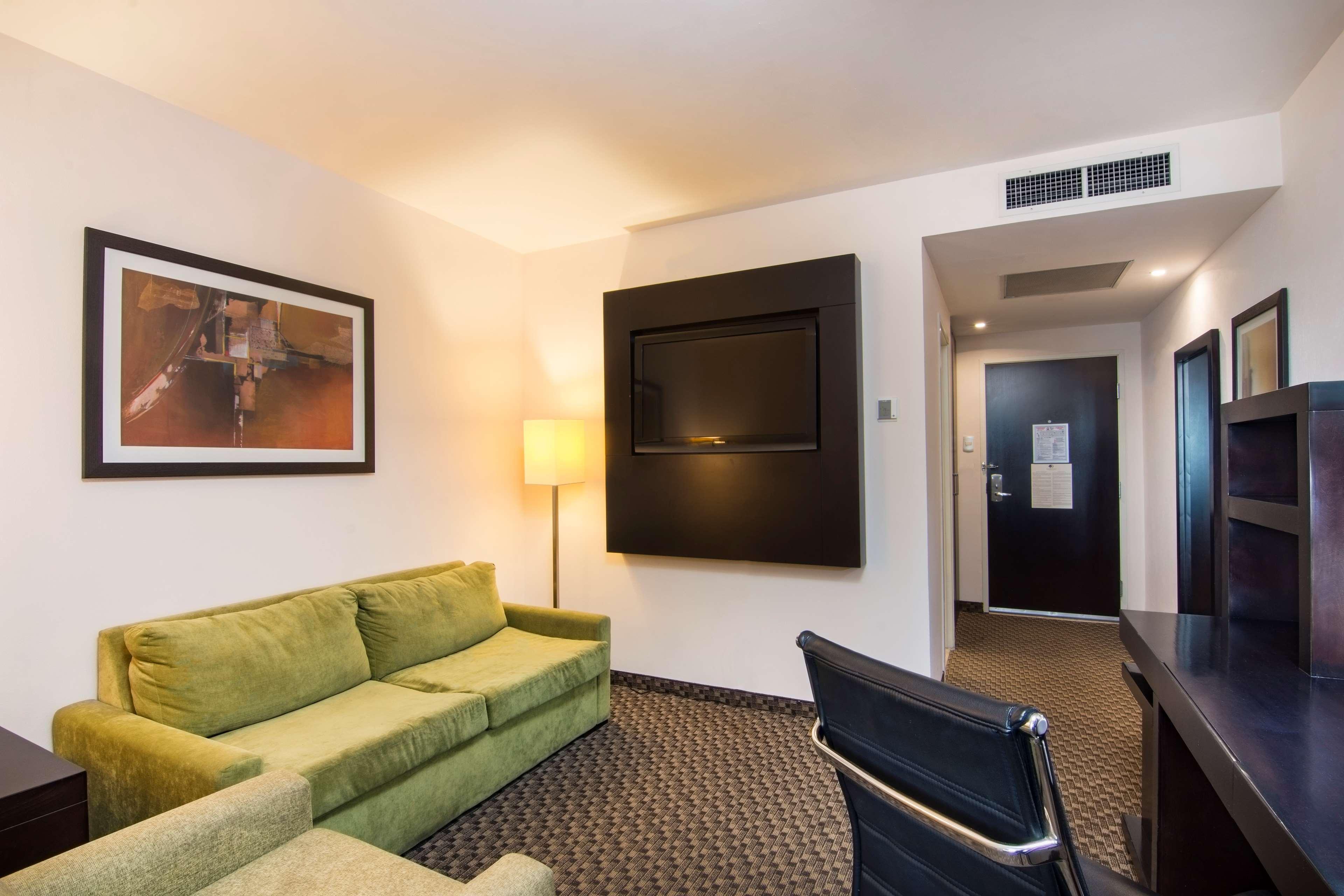 Hotel Doubletree By Hilton Querétaro Extérieur photo