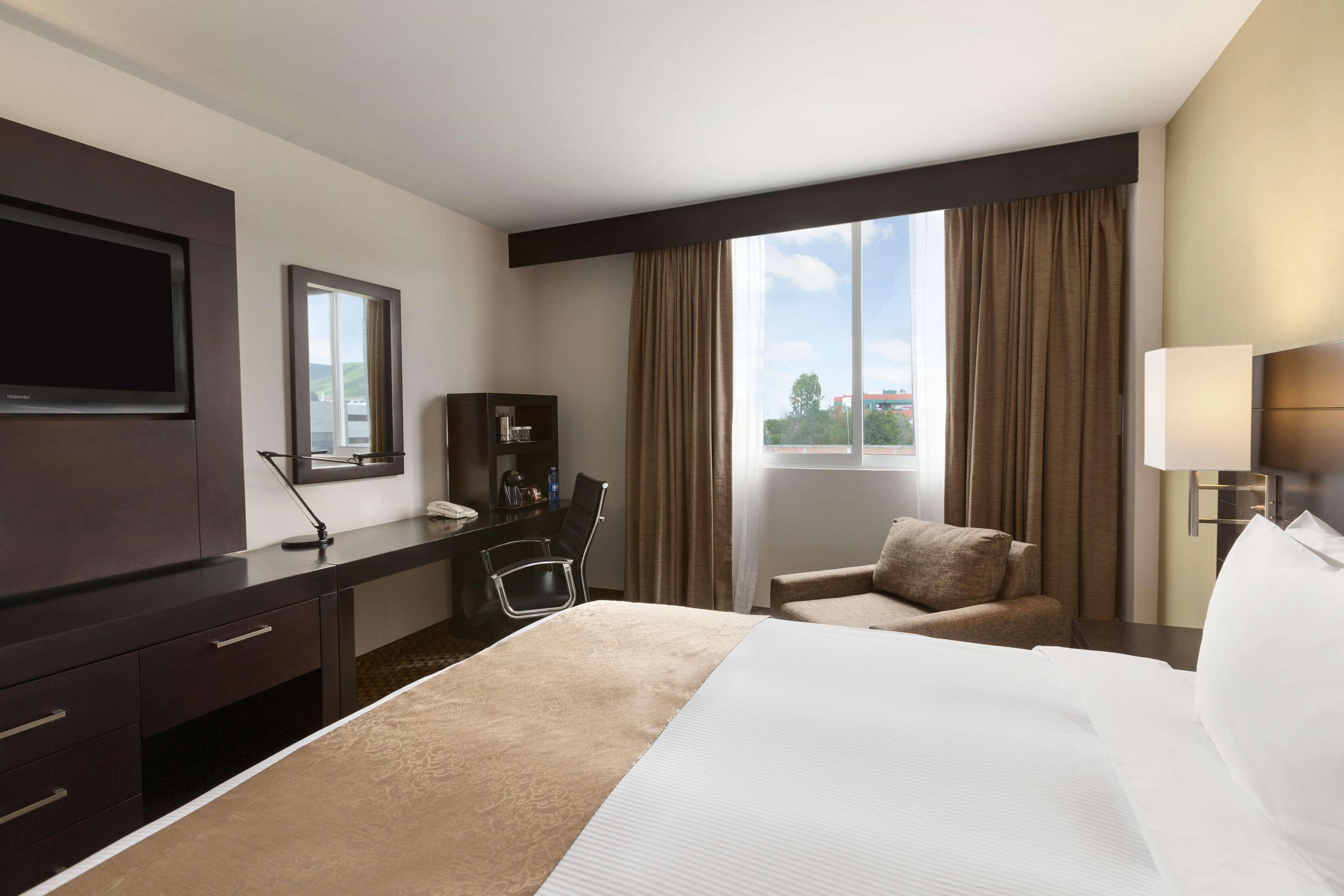 Hotel Doubletree By Hilton Querétaro Extérieur photo