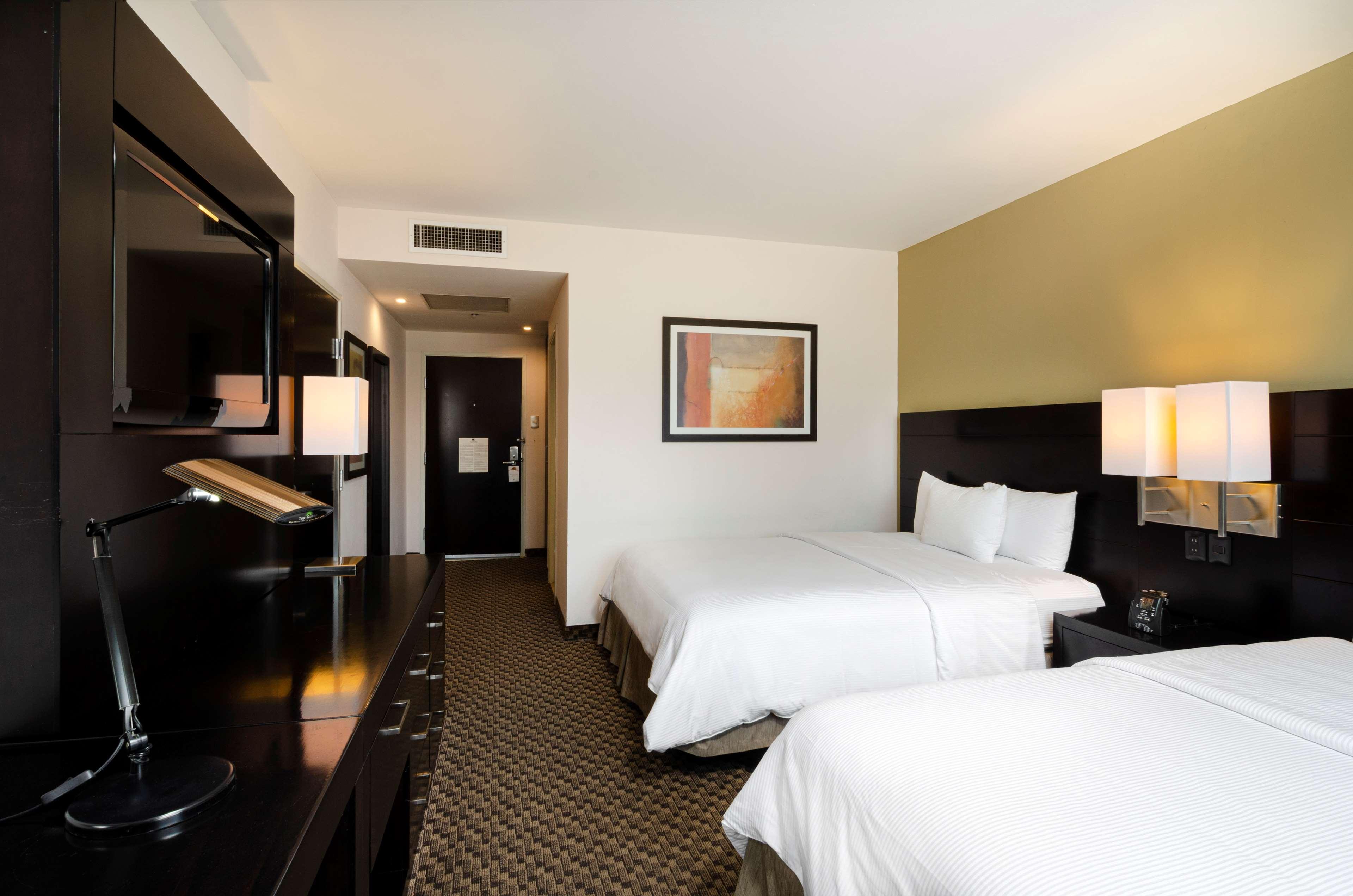 Hotel Doubletree By Hilton Querétaro Extérieur photo
