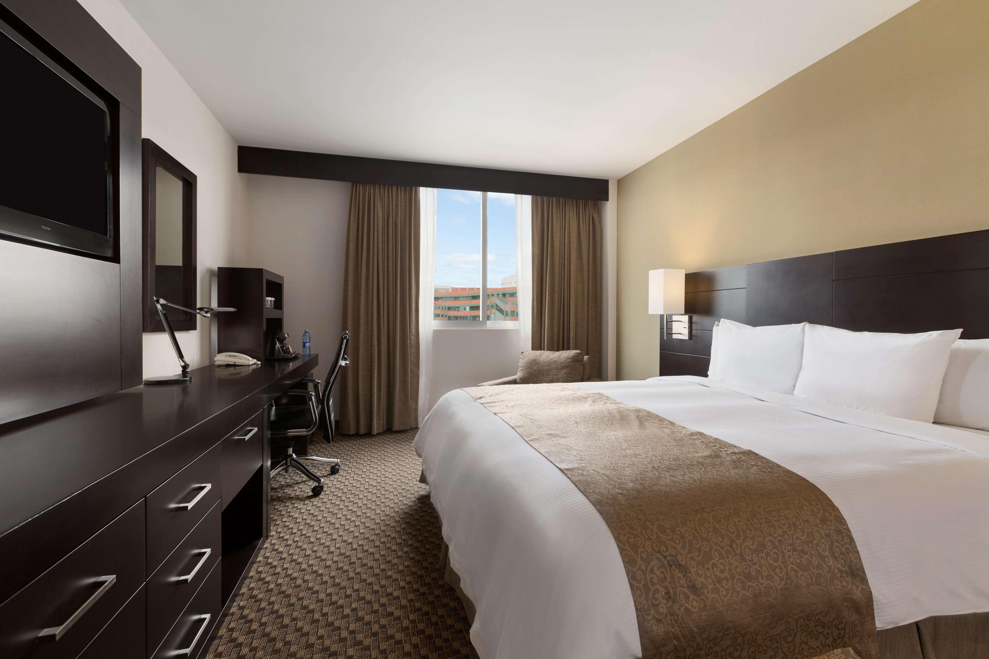 Hotel Doubletree By Hilton Querétaro Extérieur photo