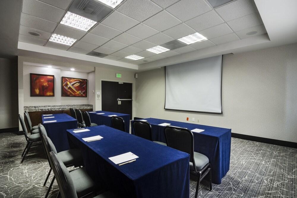 Hotel Doubletree By Hilton Querétaro Extérieur photo