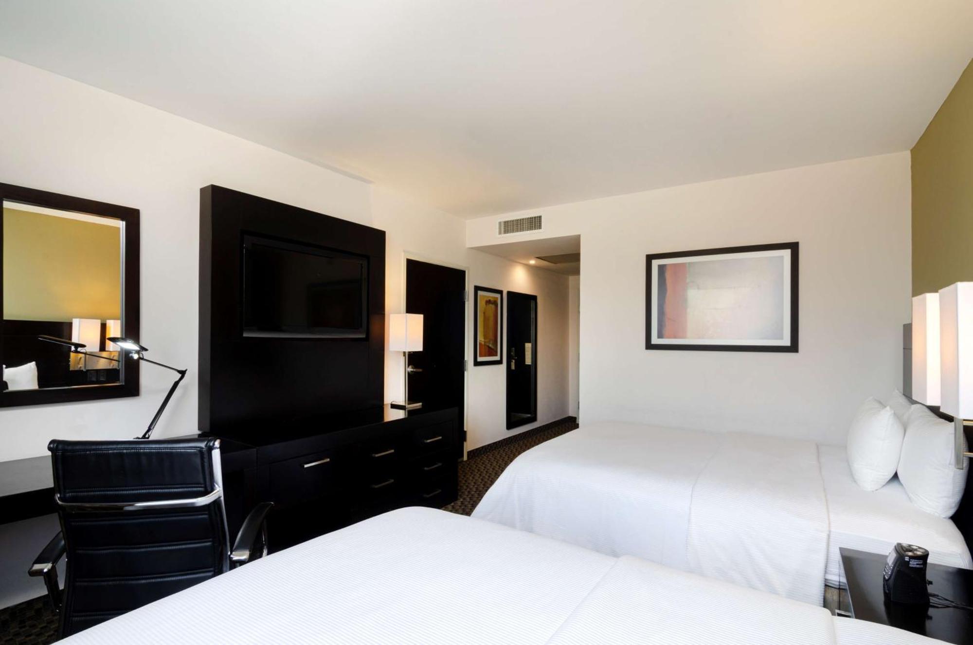 Hotel Doubletree By Hilton Querétaro Extérieur photo