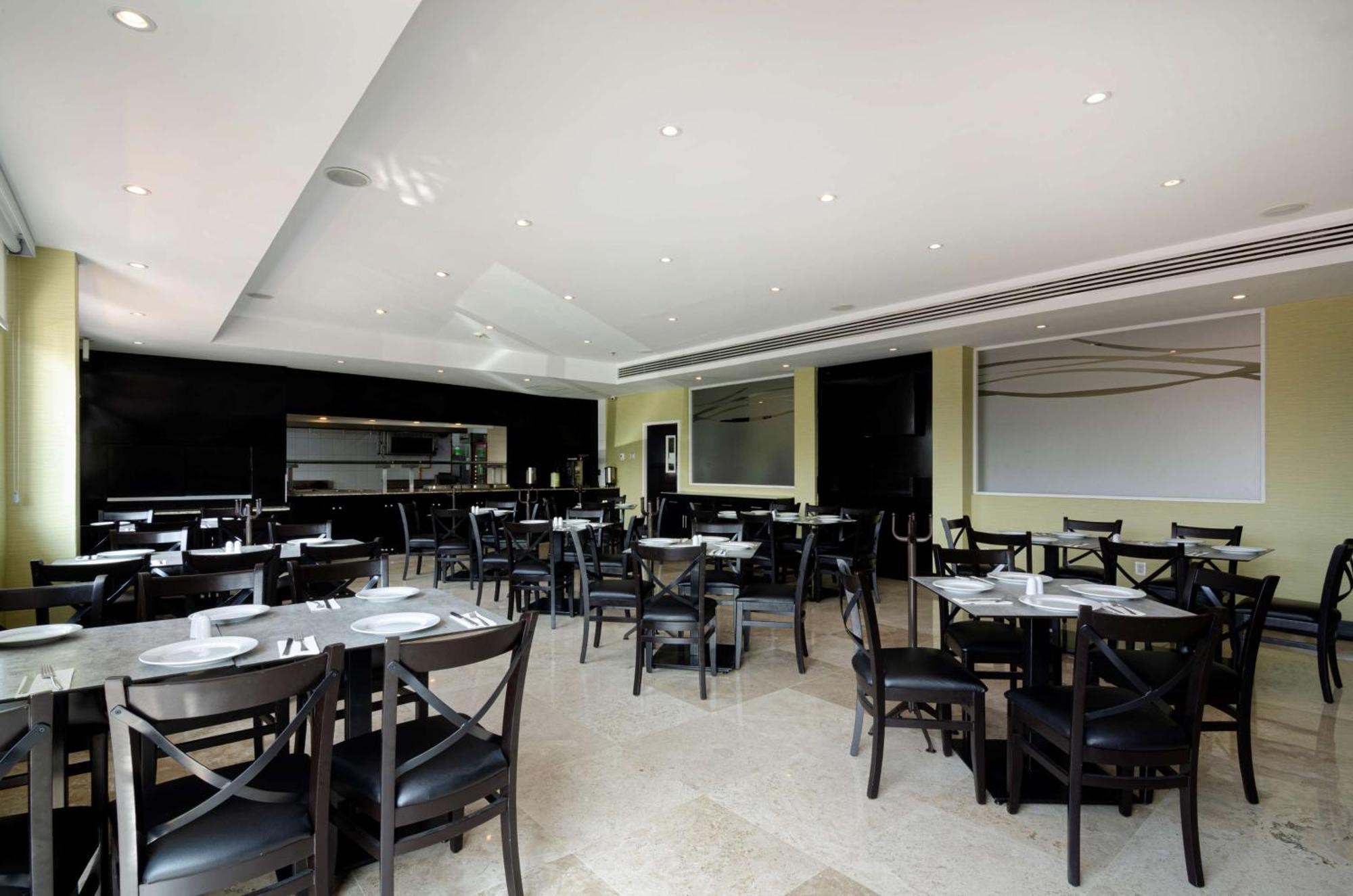 Hotel Doubletree By Hilton Querétaro Extérieur photo