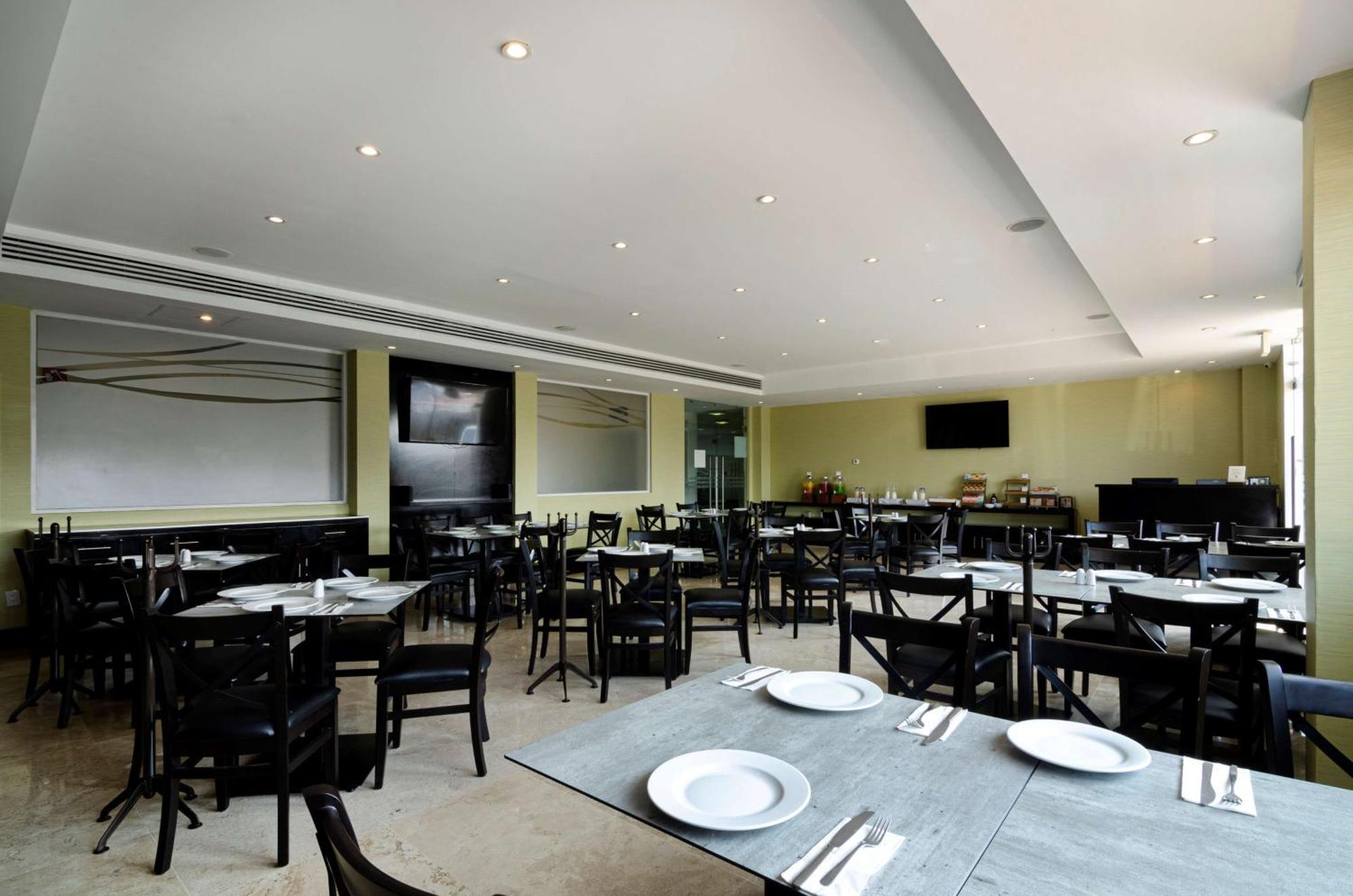 Hotel Doubletree By Hilton Querétaro Extérieur photo