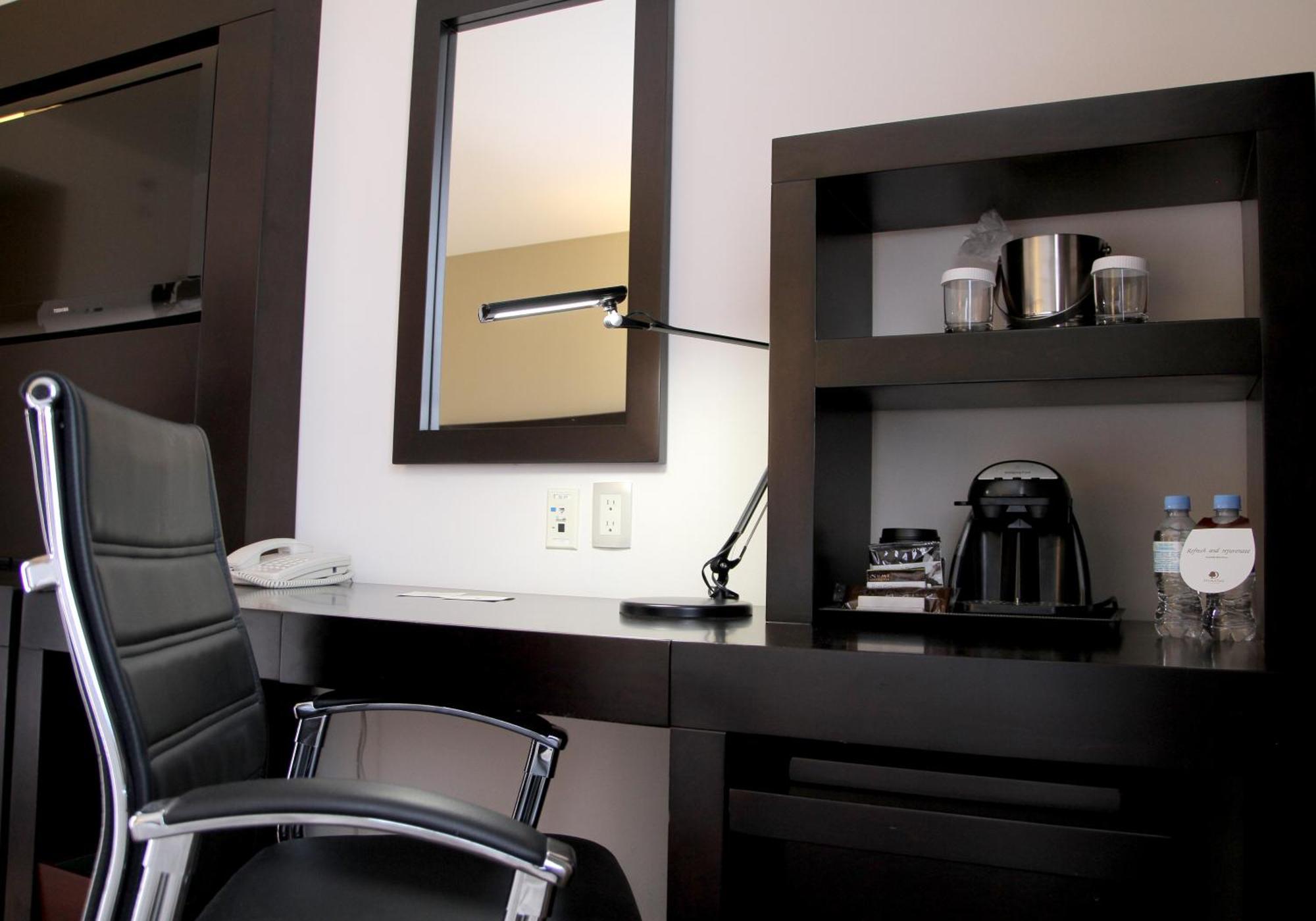 Hotel Doubletree By Hilton Querétaro Extérieur photo
