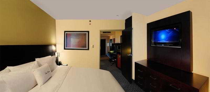 Hotel Doubletree By Hilton Querétaro Extérieur photo