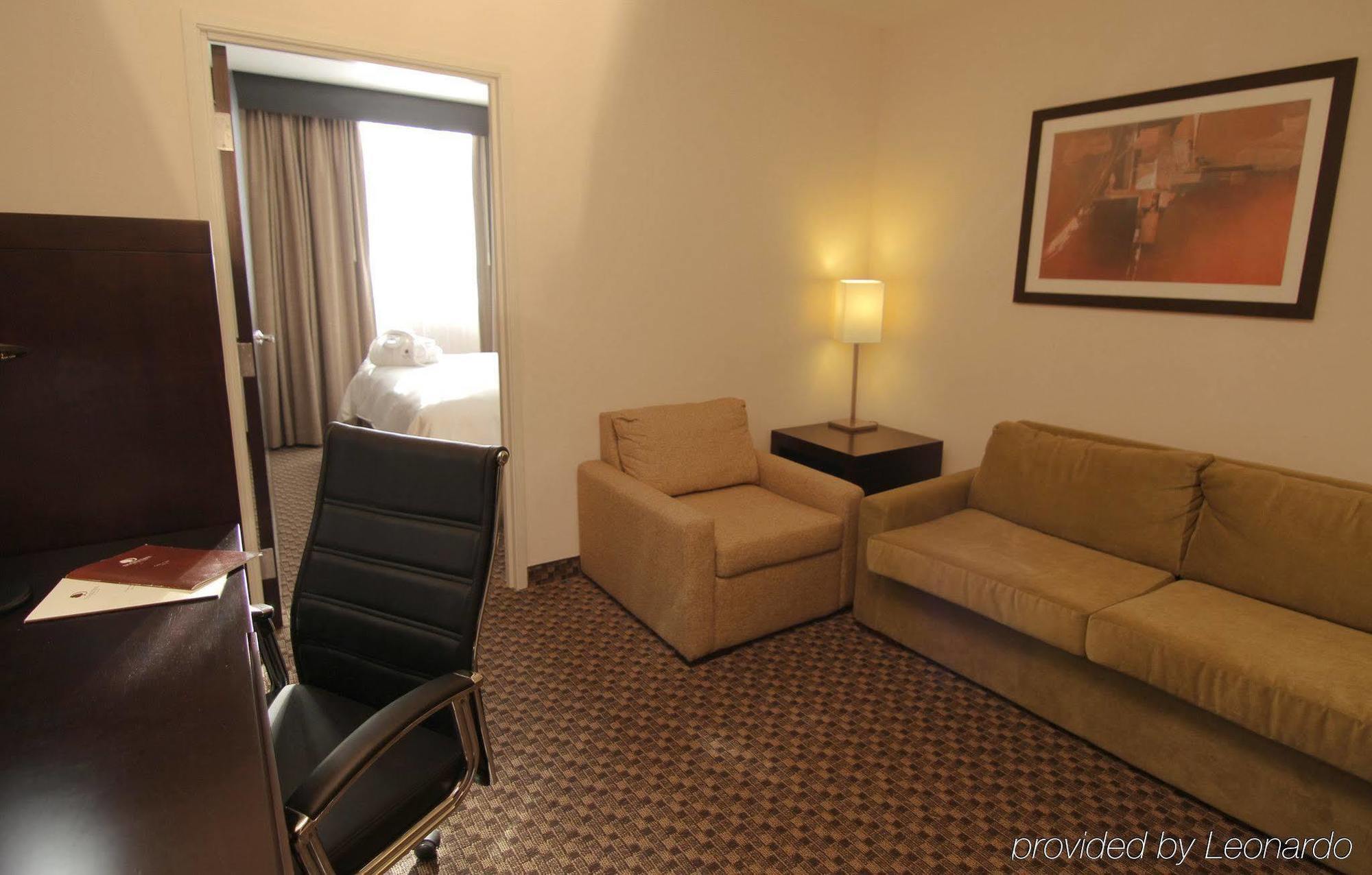 Hotel Doubletree By Hilton Querétaro Extérieur photo