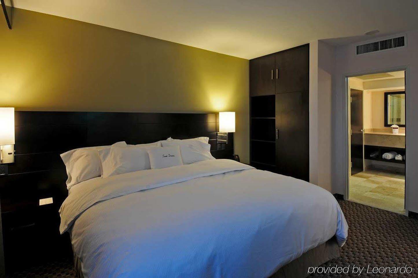 Hotel Doubletree By Hilton Querétaro Chambre photo